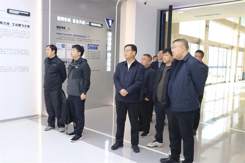 巩义市委副书记、市长郭程明到爱游戏铝业调研数智化建设工作